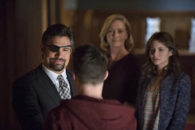Arrow The Promise Preview Photos Deathstroke Arrow The Promise Preview Photos Deathstroke