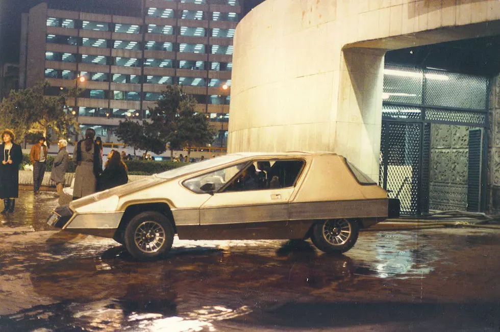 Everyone Thinks Tesla’s Cybertruck Looks Like the Car From ‘Total Recall’